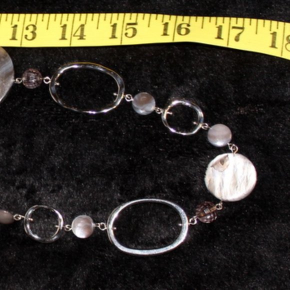 Lia Sophia silvertone rings & abalone look discs necklace - Picture 4 of 4